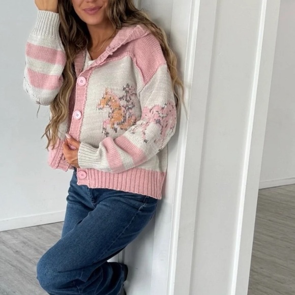 Chic Pink and Cream Cardigan with Horse Motif - Picture 6 of 6